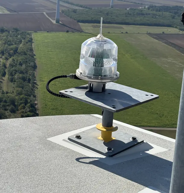 Quelle vielen Ärgers: eines der Signallichter. In Zukunft sollen sie nicht mehr dauerhaft leuchten. | Foto: MeinBezirk/Birgit Bachhofner