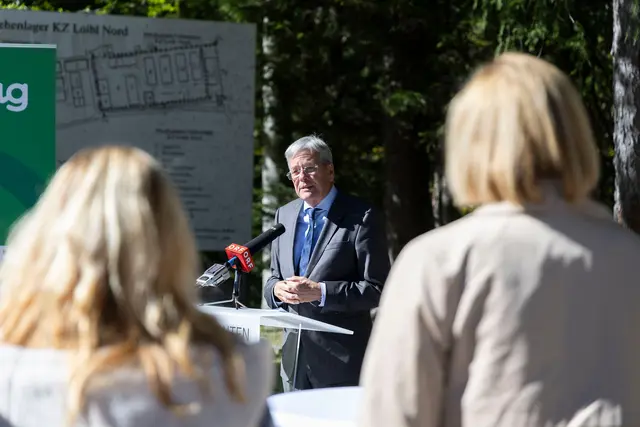 Kaiser: "Der Museumspavillon sollte an die schrecklichen Gräueltaten erinnern, die hier begangen wurden und gleichzeitig ein Ort der gelebten Erinnerungskultur und des Dialoges werden." | Foto: LPD Kärnten/Just