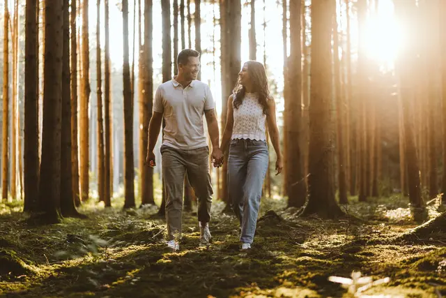 Fotograf Michael Schafranek aus Purgstall an der Erlauf setzt die Models Ines und Stefan im goldenen Herbst perfekt in Szene. | Foto: Michael Schafranek