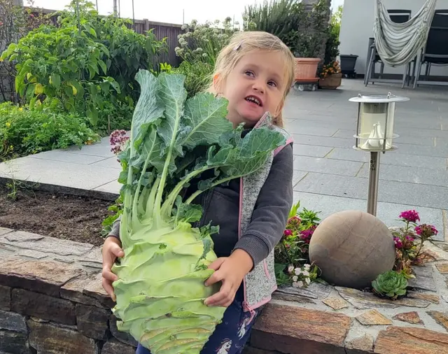Sina mit Riesengemüse | Foto: Aichhorn