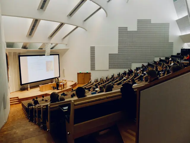 Mehr als vier von zehn (43,0 Prozent bzw. 202 100) Ausbildungsabbrüche betreffen Ausbildungen an einer Hochschule oder Akademie. In vielen Fällen handelt es sich dabei um ein abgebrochenes Bachelorstudium (32,8 Prozent bzw. 154 100) | Foto: unsplash/Dom Fou