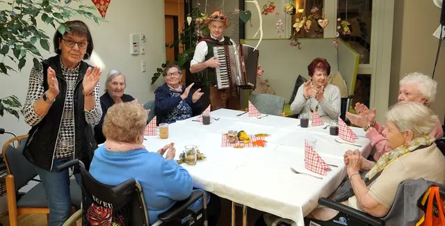 Musiker Herbert Bauer sorgt für gute Unterhaltung | Foto: Maria Hoffmann