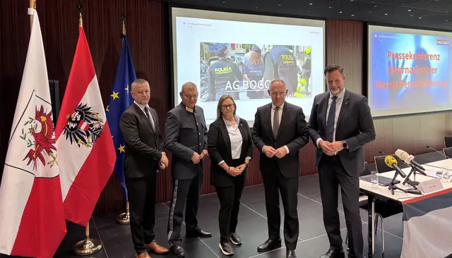 Nenad Naca (Europol), LPD Helmut Tomac, LKA-Chefin Katja Tersch, BM Gerhard Karner und BKA-Chef Andreas Holzer.  | Foto: Haun