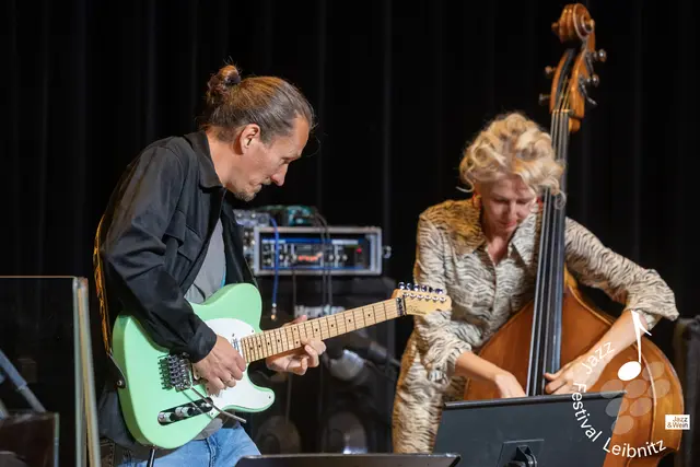 "Multiphonic 8" begeisterte am Samstag die Jazzfans aus nah und fern. | Foto: Peter Purgar