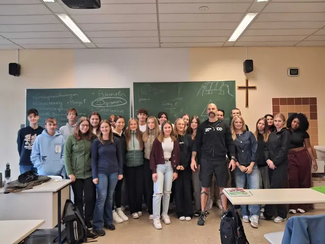 Die Caritas Steiermark besuchte die Schulen in der Region. | Foto: Caritas