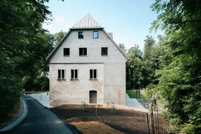 "Das Leitbild unseres Entwurfs war ein ruhiger, heller Monolith auf einer Waldlichtung", so das Architektenpaar Jasmin Leb-Idris und Jakob Leb. | Foto: GBG/ Foto Fischer
