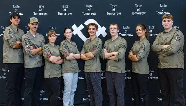 Die acht Finalistinnen und Finalisten beim Wettbewerb Taste of Tomorrow 2025 in Klessheim. | Foto: Wildbild