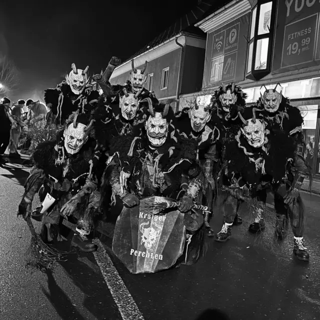 Die Kraiger Perchten laden wieder zur Ausstellung - mit höllisch gutem Programm. | Foto: Niklas Sifrar