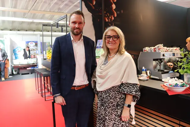 Lorenz Wedl, Geschäftsführer der Wedl Handels-GmbH gemeinsam mit Jutta Mika, Standortleitung Villach | Foto: MeinBezirk.at