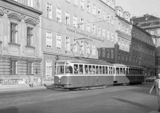 Zug der Linie 67 in der Favoritenstraße, ca. 1960. (Archiv) | Foto: Wiener Linien
