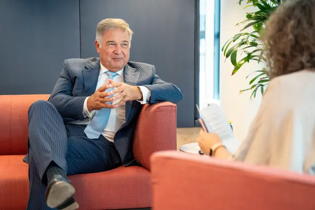 Seit Jahren gibt es Duelle zwischen den zwei guten Freunden, Bürgermeister Michael Ludwig (SPÖ) und Wirtschaftskammer-Wien-Präsident Walter Ruck (hier zu sehen). | Foto: Valentina Marinelić/MeinBezirk