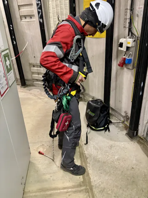 Nur gut gesichert ist der Aufstieg möglich (und erlaubt).  | Foto: MeinBezirk/Birgit Bachhofner