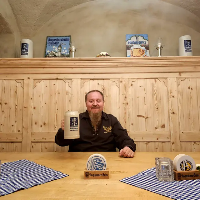 Gastgeber Stefan Wörgötter freut sich auf viele Gäste. | Foto: Goldener Engl 