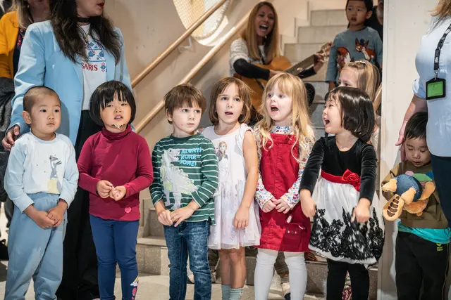 Seit dem 1. September werden im Kindergarten rund 40 Kinder aus mehr als 20 Nationen in drei Gruppen betreut.


 | Foto: ISTA