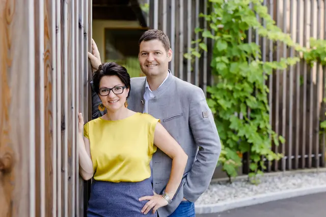 Michaela und Andreas Muster sind stolz auf die 4-Sterner-Superior-Auszeichnung. | Foto: Ratscher Landhaus