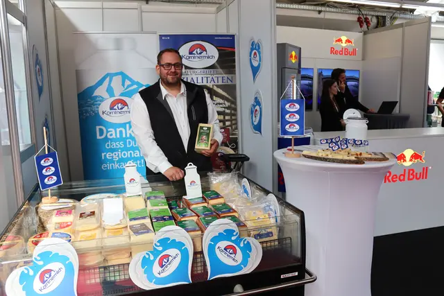 Die Kärntnermilch mit André Dossi war auch in diesem Jahr wieder vor Ort. | Foto: MeinBezirk.at