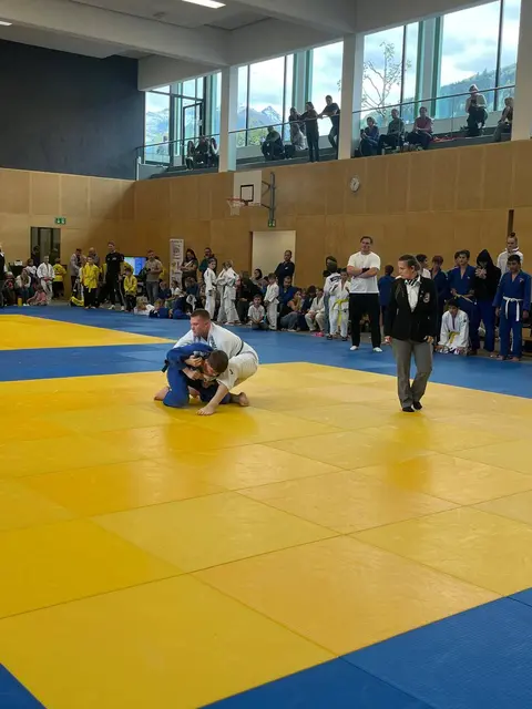 In der Altersklasse U16 gelang der Mannschaft sogar der Sprung auf das Silberpodest. | Foto: Judounion Hallein