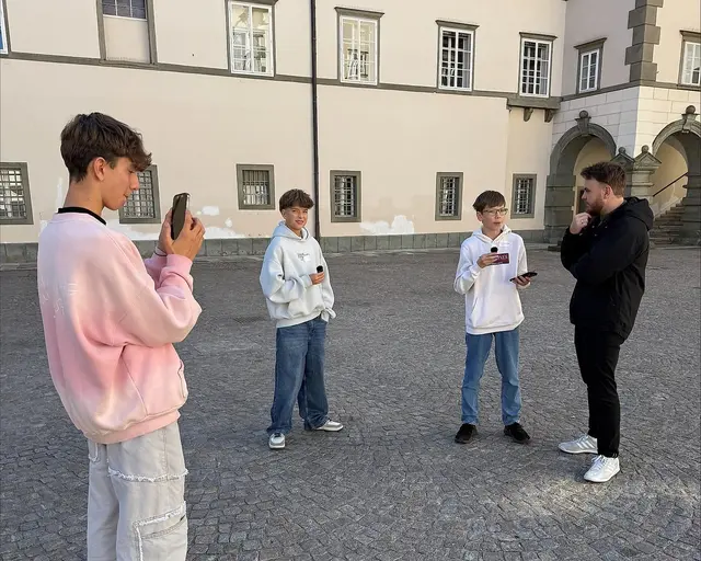 Schüler beim Interview führen und aufzeichnen mit Landespressedienst | Foto: Gleichbehandlungsstelle, EqualiZ