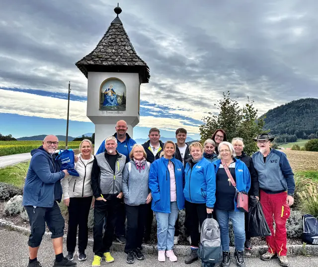 Gerald Grebenjak (links) Kai Glantschnig (4. von links)