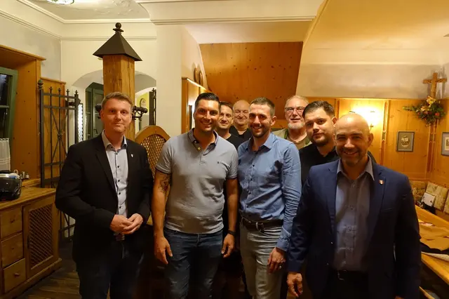 Abgeordneter zum Nationalrat Harald Thau, Ortsparteiobmann Michael Haumann, Kassier Stv. Erwin Kistner, Schriftführer Gerhard Seitinger, Kassier Markus Adam, Obmann Stv. GR Frank Kastelitz, Obmann Stv. GGR Marcus Herrmann, VA Christoph Luisser. | Foto: FPÖ