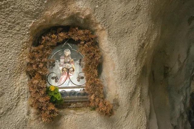 Bild # 2882: die heilige Barbara ist die Schutzpatronin vieler Berufsgruppen, vor allem aber der Bergleute und der Artilleristen. | Foto: © by Ing. Günter Kramarcsik