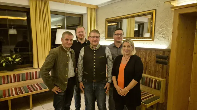 David Schiessl, Maximilian Haider, Thomas Hartl, Reinhard Köckerbauer und Gabriele Kastinger (v. l.). | Foto: Kristof Jodlbauer
