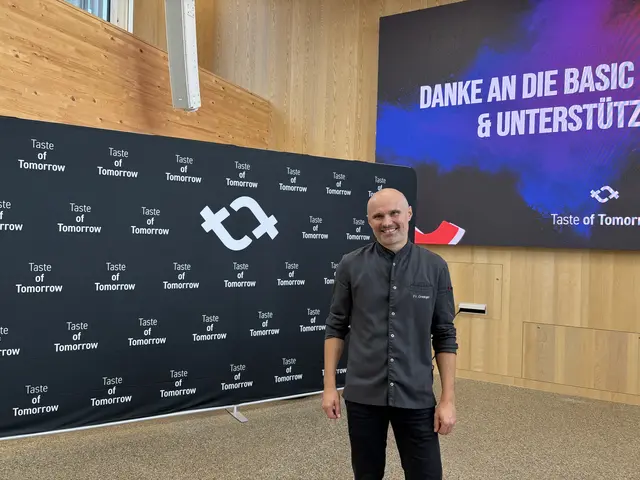 Fachvorstand Thomas Grininger war seitens der Tourismusschule Klessheim auch heuer wieder für einen großen Teil der Organisation zuständig. | Foto: Emanuel Hasenauer