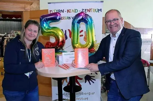 EKiZ-Leiterin Katrin Kraxner und Bürgermeister Bernd Osprian feierten ebenfalls den 50. Bazar. | Foto: EKiZ Voitsberg