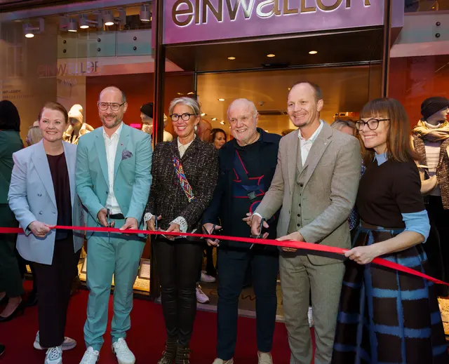 Barbara Wolf-Einwaller, LR Mario Gerber, Ingeborg &amp; Josef Einwaller, Bgm. Johannes Anzengruber, Theresa Minatti-Einwaller (v.l.n.r.) bei der Jubiläums-Feier und Eröffnung des neuen ANNA-Stores. | Foto: northlight