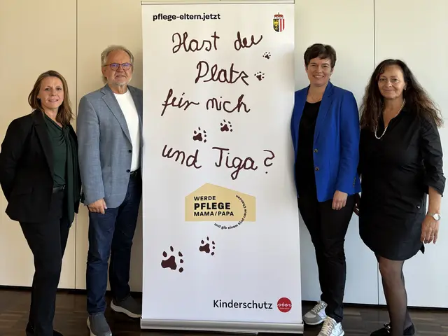 Karin Nosko, Leiterin des Geschäftsbereichs für Bezirksverwaltungs-, Sozial- und Gesundheitsangelegenheiten am Magistrat Steyr; der Steyrer Vizebürgermeister Michael Schodermayr; Barbara Spöck, Bezirkshauptfrau von Steyr-Land und Maria Riegl, Leiterin der Jugendwohlfahrt der BH Steyr-Land suchen Menschen, die Kindern ein neues Zuhause geben möchten. | Foto: BH Steyr-Land