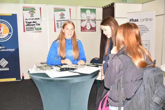 Katarina Janjic informierte über Möglichkeiten an der BHAK/BHAS Stegersbach. | Foto: Michael Strini