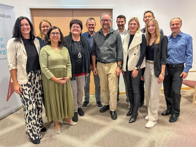 Mitglieder des Personalnetzwerkes Innviertel mit Keynote-Speaker Johannes Narbeshuber . | Foto: Krankenhaus Ried