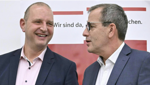 Die Gewerkschaftsvertreter Eckehard Quin (GÖD) und Christian Meidlinger (younion) lobten den Kompromiss. | Foto: APA/HANS KLAUS TECHT