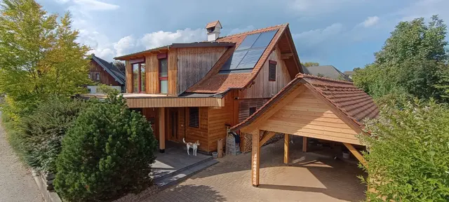 Holzbau Hurth steht als familiengeführtes Unternehmen seit über 100 Jahren für regionale Handwerkskunst mit Sinn für Qualität.  | Foto: Holzbau Hurth