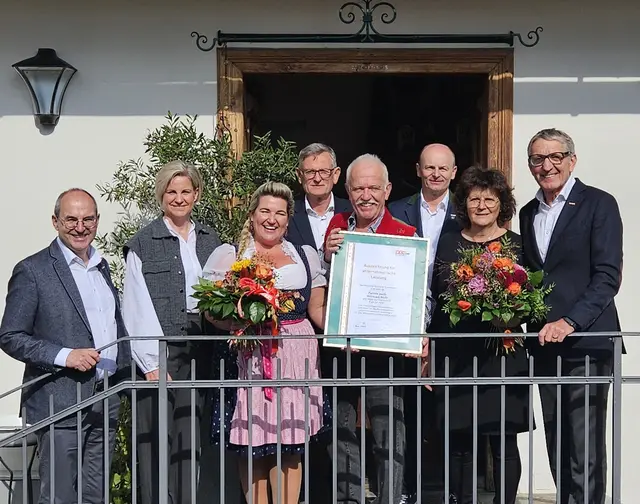 WKO-Regionalstellenleiter Andreas Schlemmer, Regionalstellenobmann-Stv. Manuela Kuterer, Petra Meißl, Regionalstellenobmann Bernhard Stranzl, Franz Meißl, Gastronomie-Fachgruppenobmann Klaus Friedl, Maria Meißl und Steiermarks WKO-Präsident Josef Herk (v. l.)  | Foto: WKO