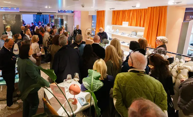 Firmengründer Josef Einwaller begrüßt die treuen Stammkunden | Foto: northlight