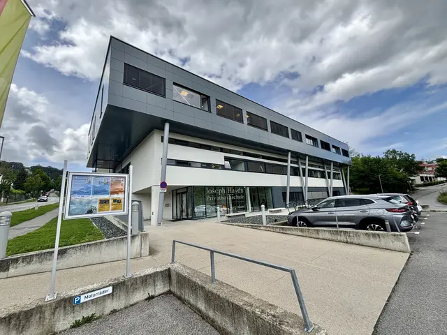 350 Anmeldungen verzeichnete die Joseph-Haydn-Privathochschule zum Semesterstart. Lediglich 48 Studienanfänger schafften es durch die Aufnahme.  | Foto: MeinBezirk/Stefan Schneider