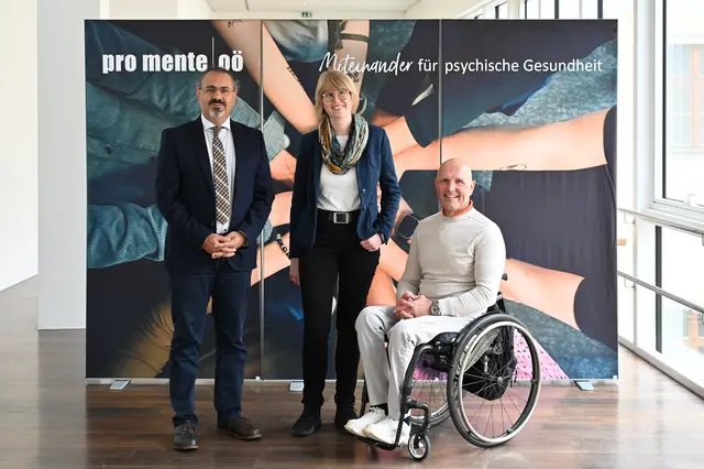 Prim. Priv.-Doz. Kurosch Yazdi-Zorn, Vorstand Klinik für Psychiatrie - mit Schwerpunkt Suchtmedizin, Kepler Universitätsklinikum, Vorstandsvorsitzender pro mente OÖ; Univ.-Prof. Laura M. König, Professorin für Gesundheitspsychologie, Universität Wien; Walter Ablinger, Paralympics-Goldmedaillengewinner. | Foto: promente/Schuster