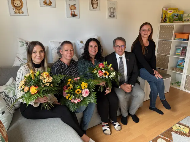 In der Tageselternstelle Rosental (v. l.): Anna Windisch, Christine Schwar, Silvia Maier, Bgm. Johannes Schmid und Amtsleiterin Silvia Formeier | Foto: Almer