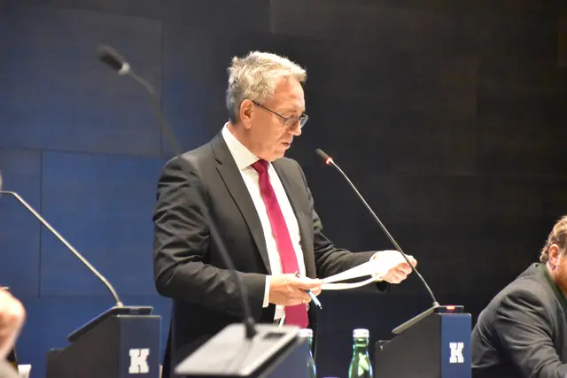 Bürgermeister Martin Krumschnabel erklärte, dass der Antrag bereits vom Stadtrat befürwortet worden sei. | Foto: Barbara Fluckinger