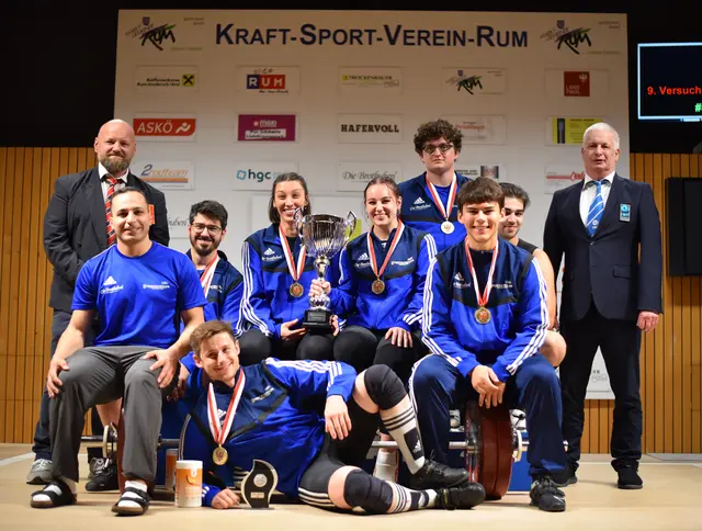 Das erfolgreiche KSV-RUM Team feiert 11 Goldmedaillen und den Sieg in der Tiroler Landesliga. | Foto: KSV-RUM
