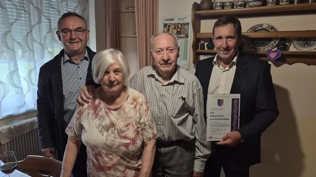 85. Geburtstag: Vizebürgermeister Herbert Weber, Valerie und Otto Posch, Bürgermeister Franz Wachter | Foto: Gemeinde Deutsch Schützen-Eisenberg