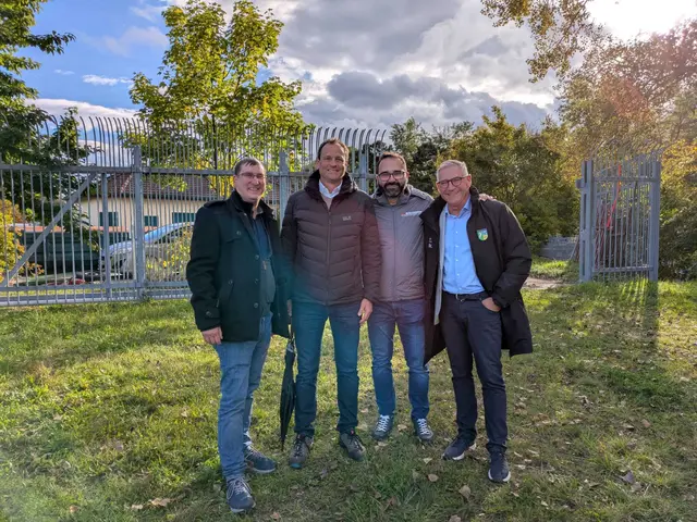 v.l.n.r.: Amtsleiter Felixdorf Andreas Jagschitz, Bezirkshauptmann Mag. Markus Sauer, Bgm. von Felixdorf Andreas Hueber, Bgm. von Matzendorf-Hölles Franz Stiegler | Foto: Gemeinde Felixdorf
