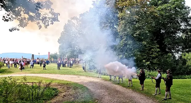 Reihenfeuer | Foto: Adi Falb