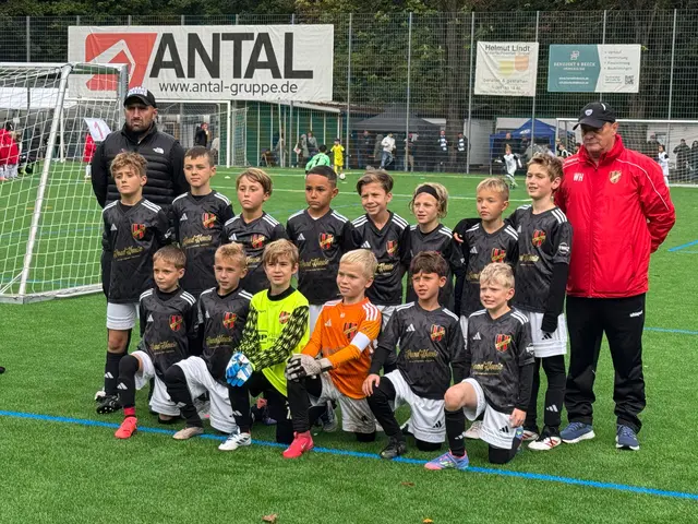 Die U9 mit Trainer Wolfgang Hörist sorgten bei einem internationalen Turnier in Frankfurt für Furore. | Foto: LAC Inter/Sabin Sadean