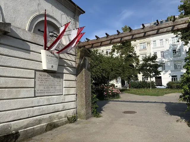 Ein Pavillon am Schubert-Park wurde mit Beteiligung der Währinger Bewohnerinnen und Bewohner optisch aufgewertet.  | Foto: Laura Rieger