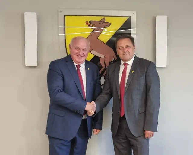 Bürgermeister Ernst Wendl und Vizebürgermeister Manfred Mitzl meistern die Zukunft. | Foto: Marktgemeinde Himberg