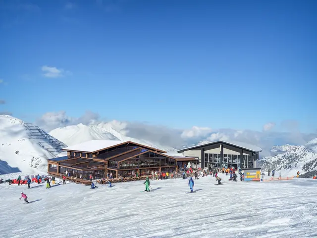 Die 8er Alm in Hochfügen wir sozusagen wetterfester. Der Außenbereich wird überdacht.  | Foto: Hochfügen