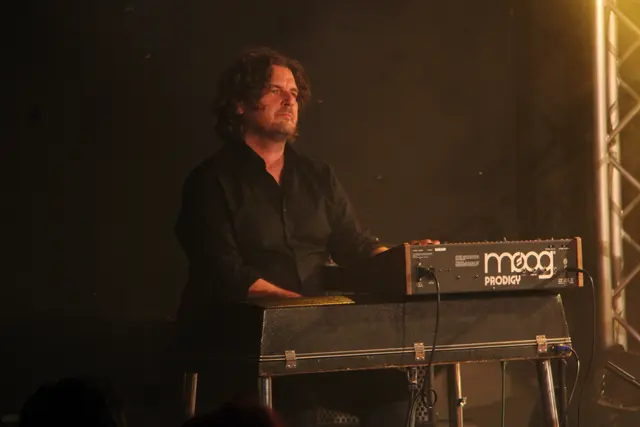 Fixes Mitglied der Oliver Mally Group ist der ehemalige Keyboarder der EAV, Franz Kreimer. | Foto: Josef Hofmüller