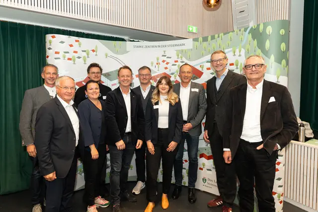 Expertinnen und Experten der steirischen Gemeinden und der Landesverwaltung tauschten sich in Trofaiach zu den besten Beispielen in Sachen Ortskern-Belebung aus. | Foto: Land Steiermark/Robert Binder
